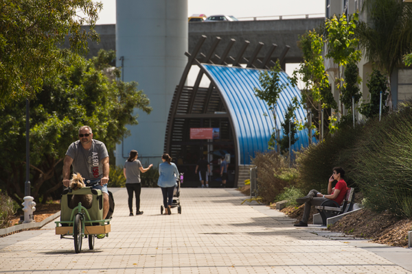 Esplanade_wBoatHut_600x400