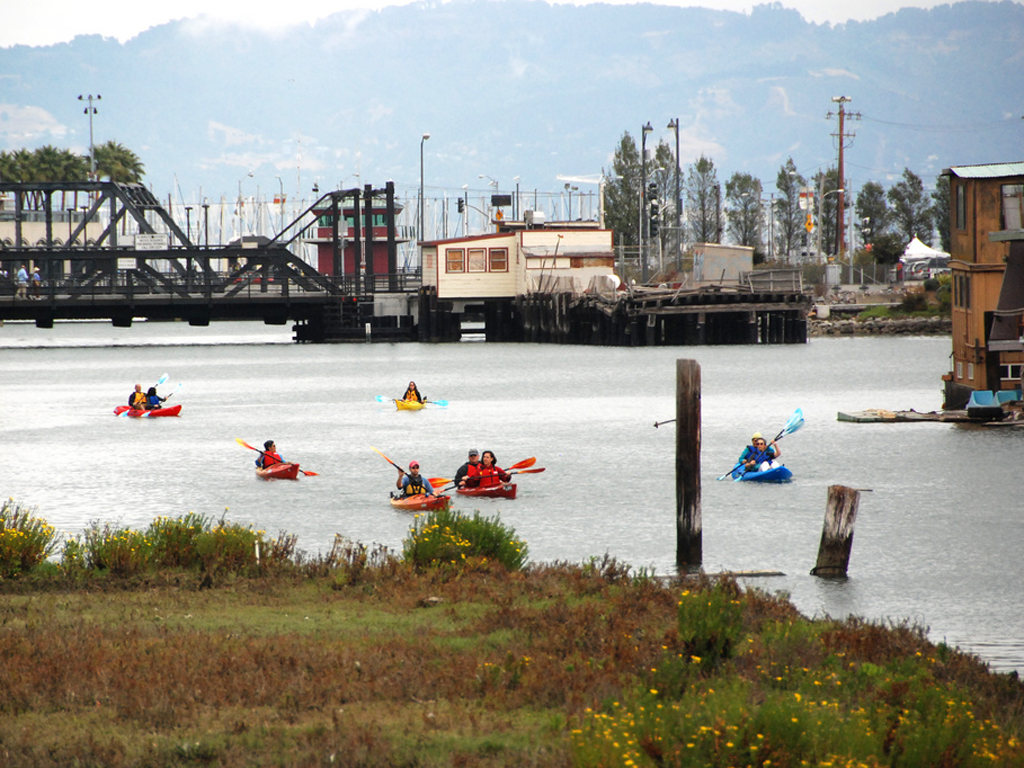 Kayak_WideShot_1024x768