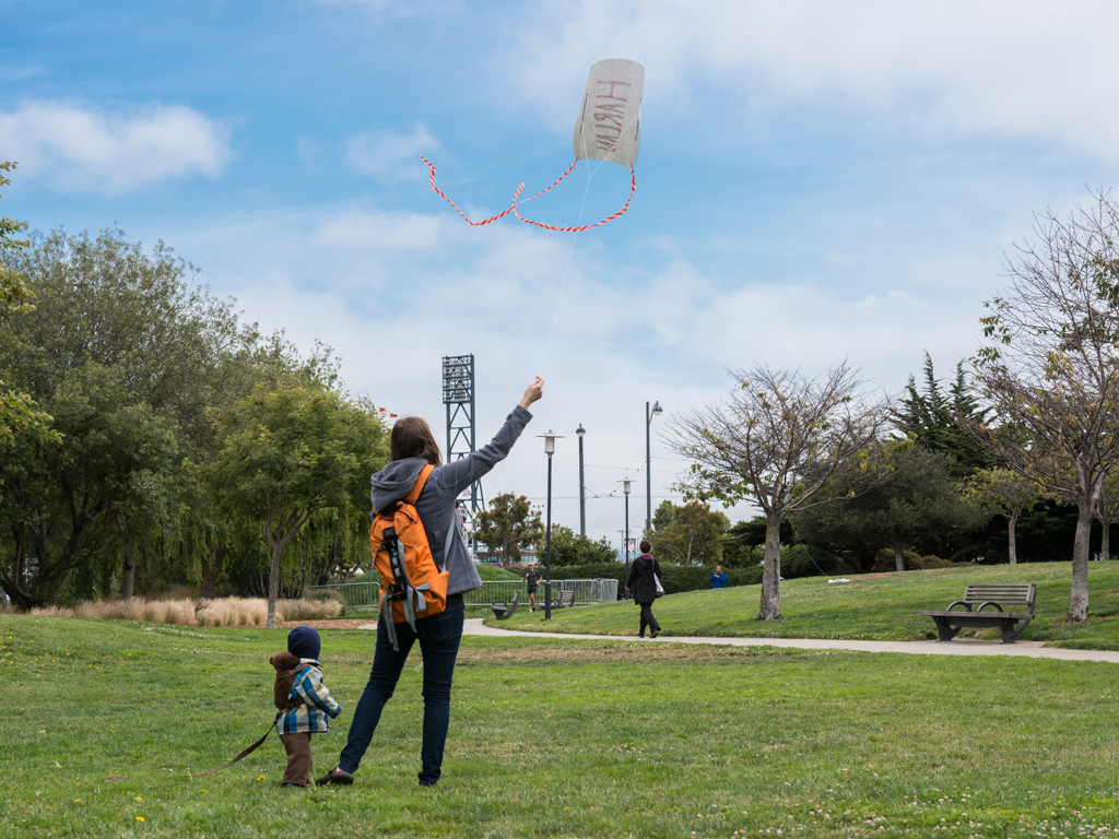 MissionCreekPark_WmnChild_wKite_1024x768.